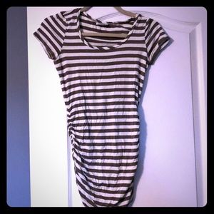 A Pea In the Pod XS Maternity Shirt